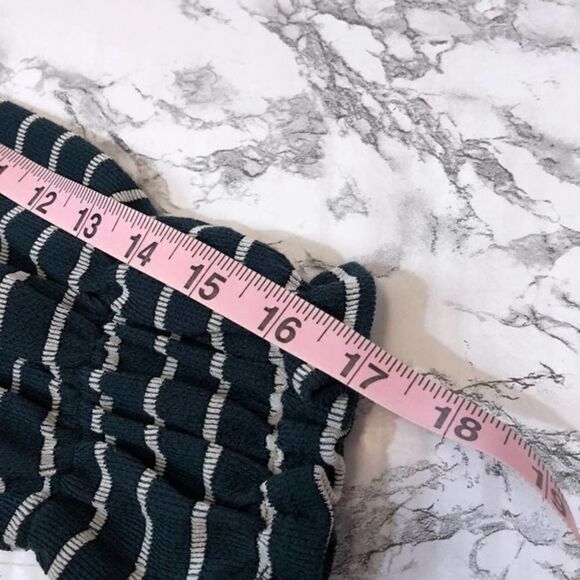 June & Hudson Green Striped Crop XS NWT - Picture 7 of 8